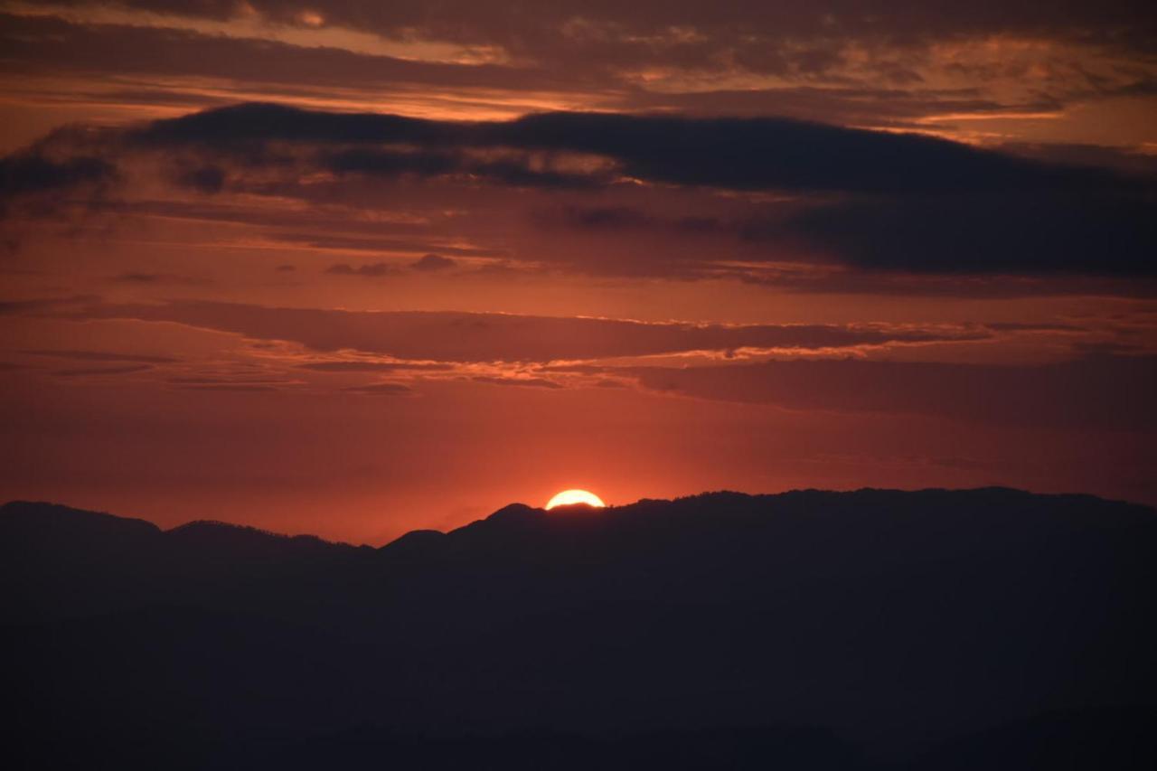 Bojinee Nagarkot Resort Buitenkant foto