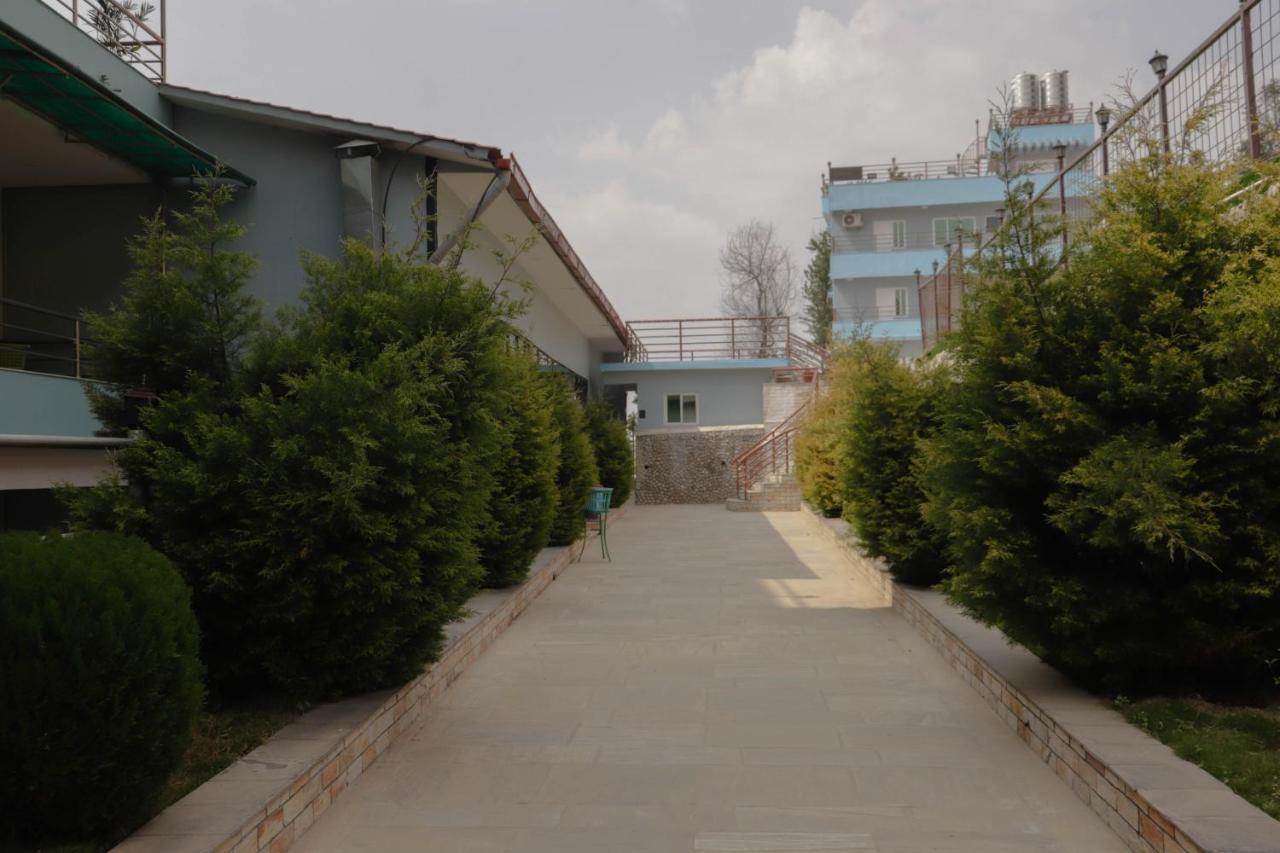 Bojinee Nagarkot Resort Buitenkant foto