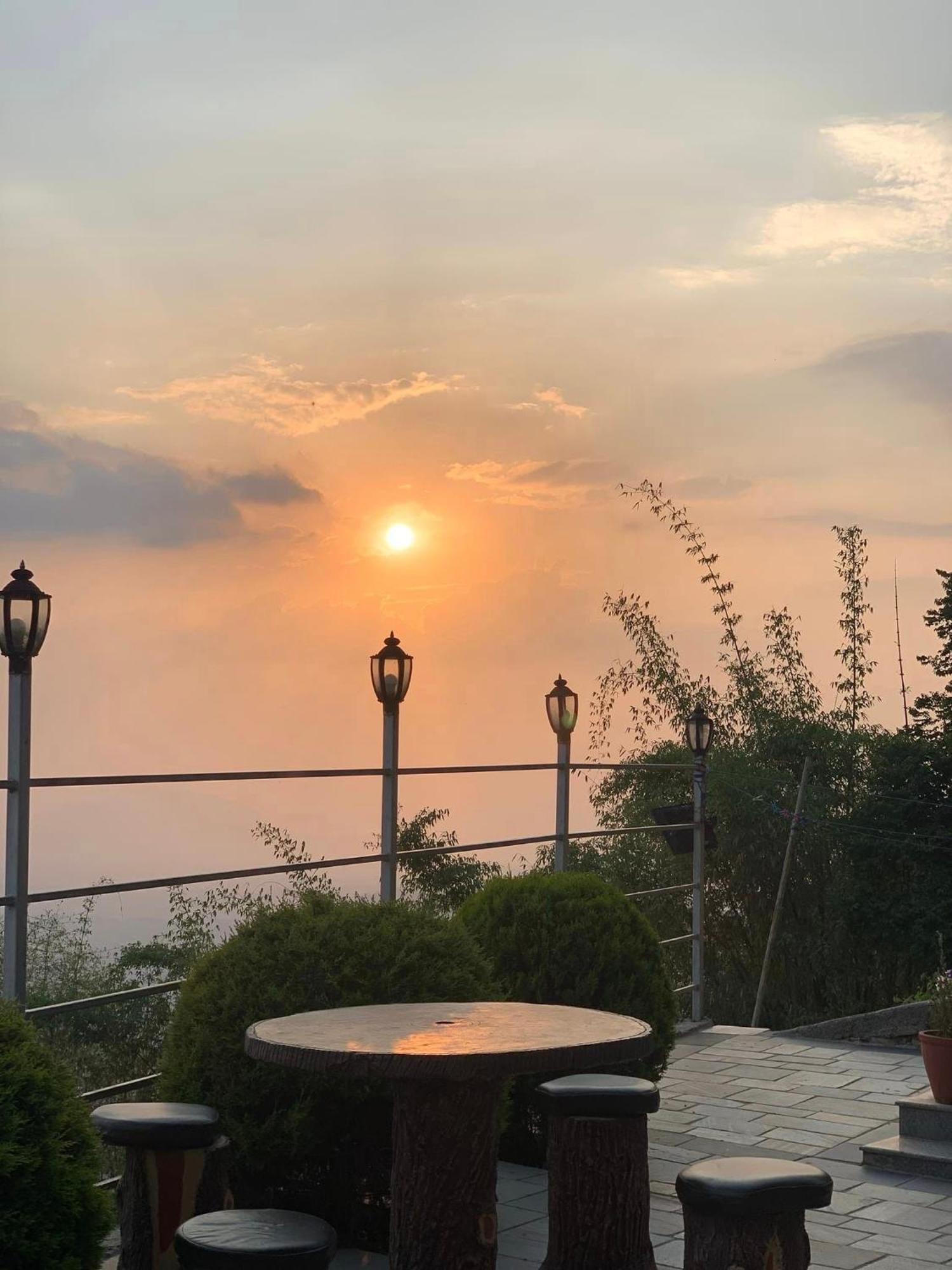 Bojinee Nagarkot Resort Buitenkant foto